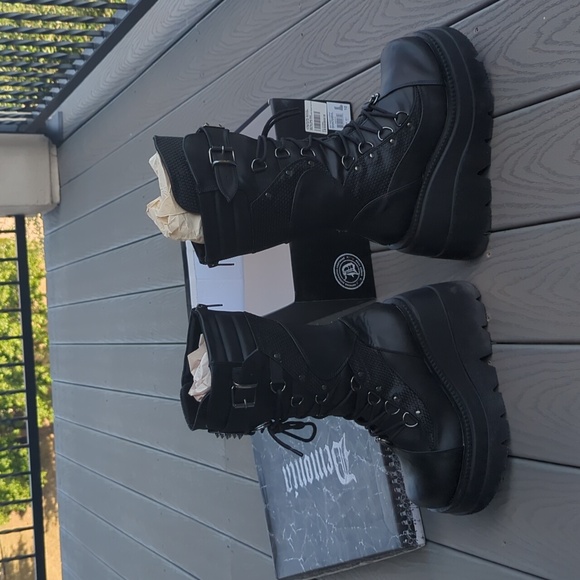 Demonia High Rise Shaker Boots Size 10 - Picture 7 of 7